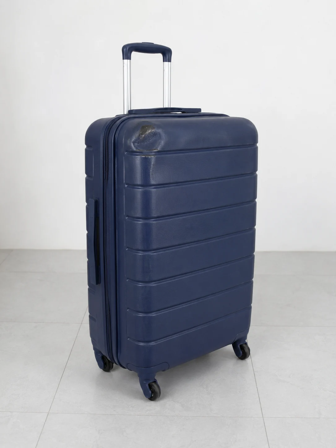 Чемодан Rimowa до ремонта